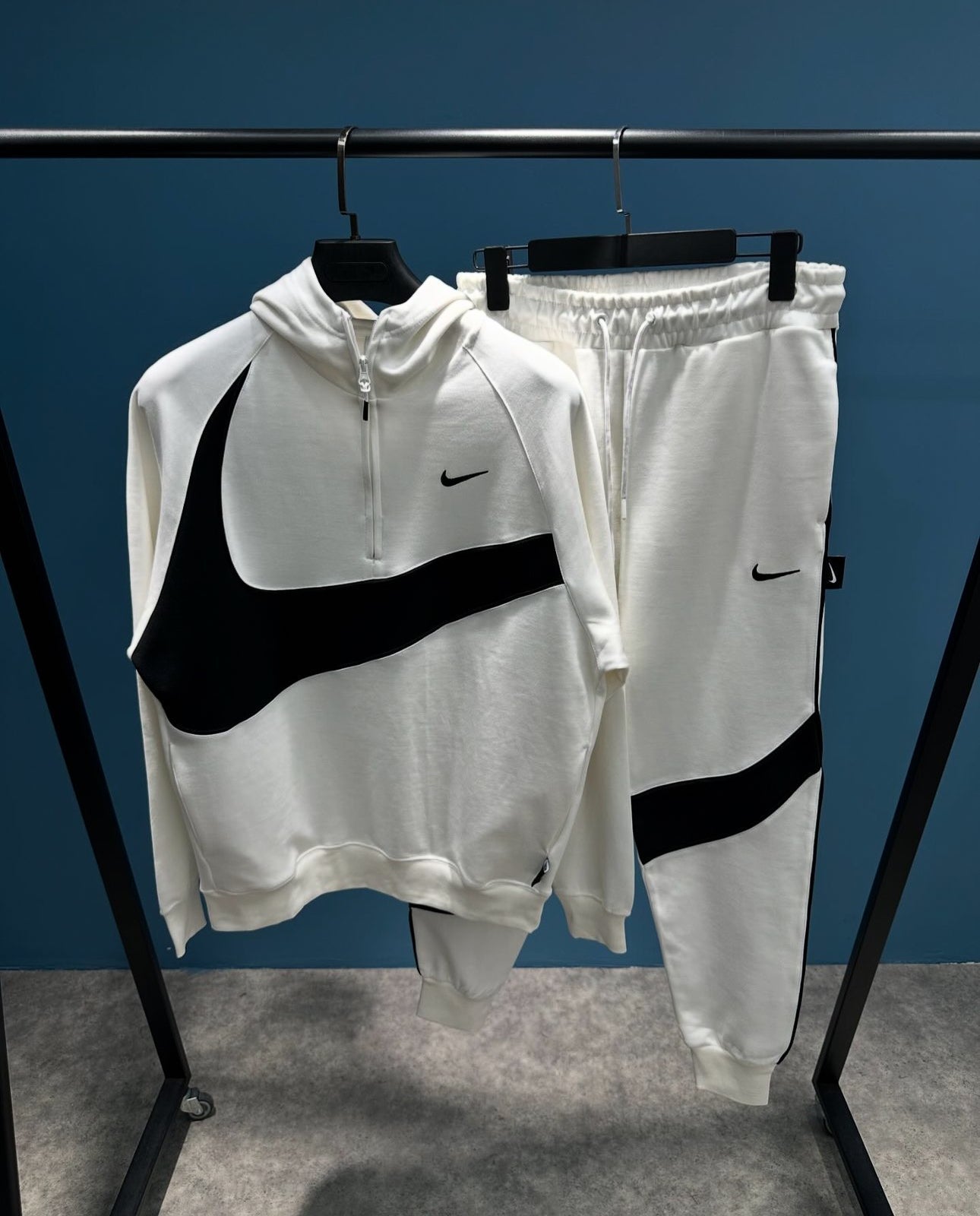 Nike Swoosh ensemble Gr-141 rl