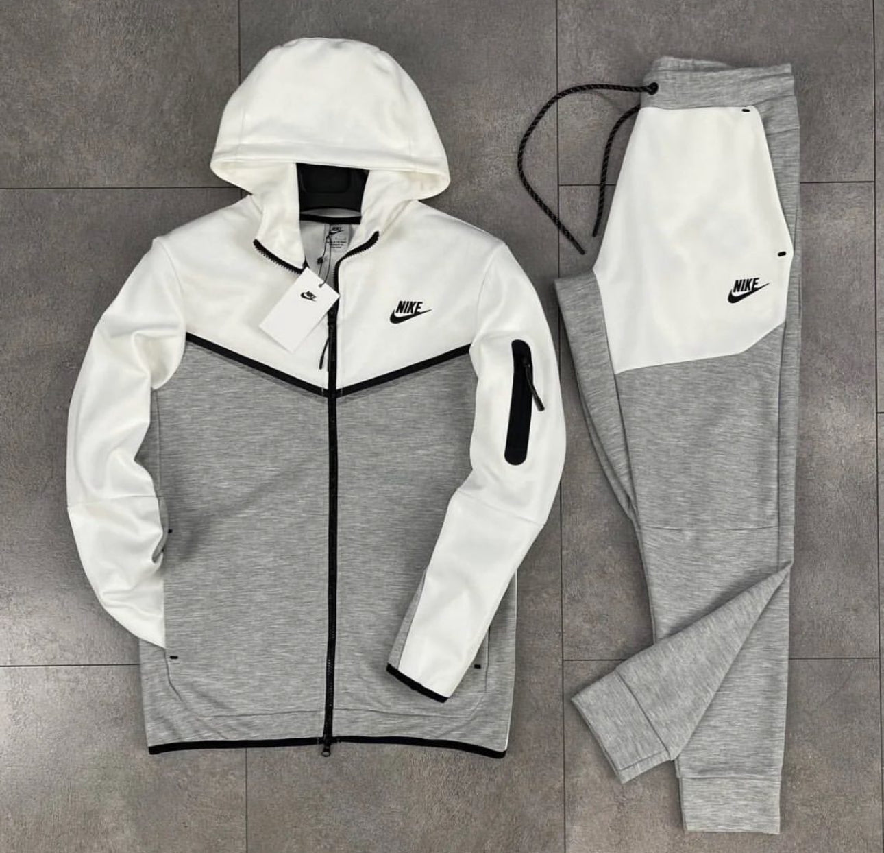 Nike Tech Fleece ensemble Gr-138 rl