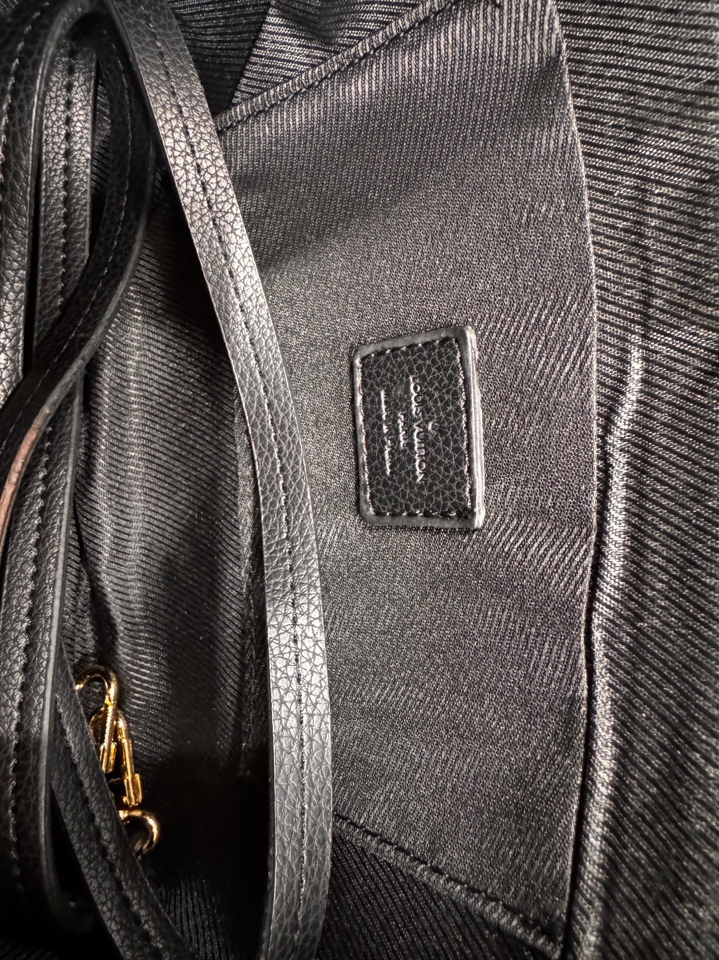 Louis Vuitton - Τσάντα ώμου μαύρο LV