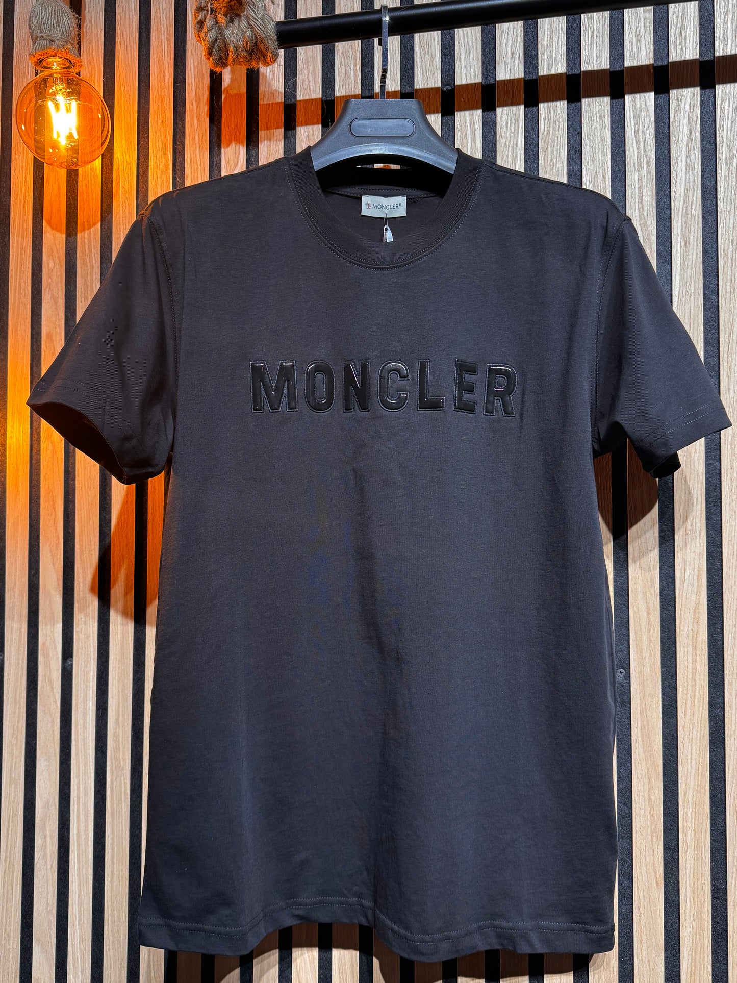 Moncler - M24618