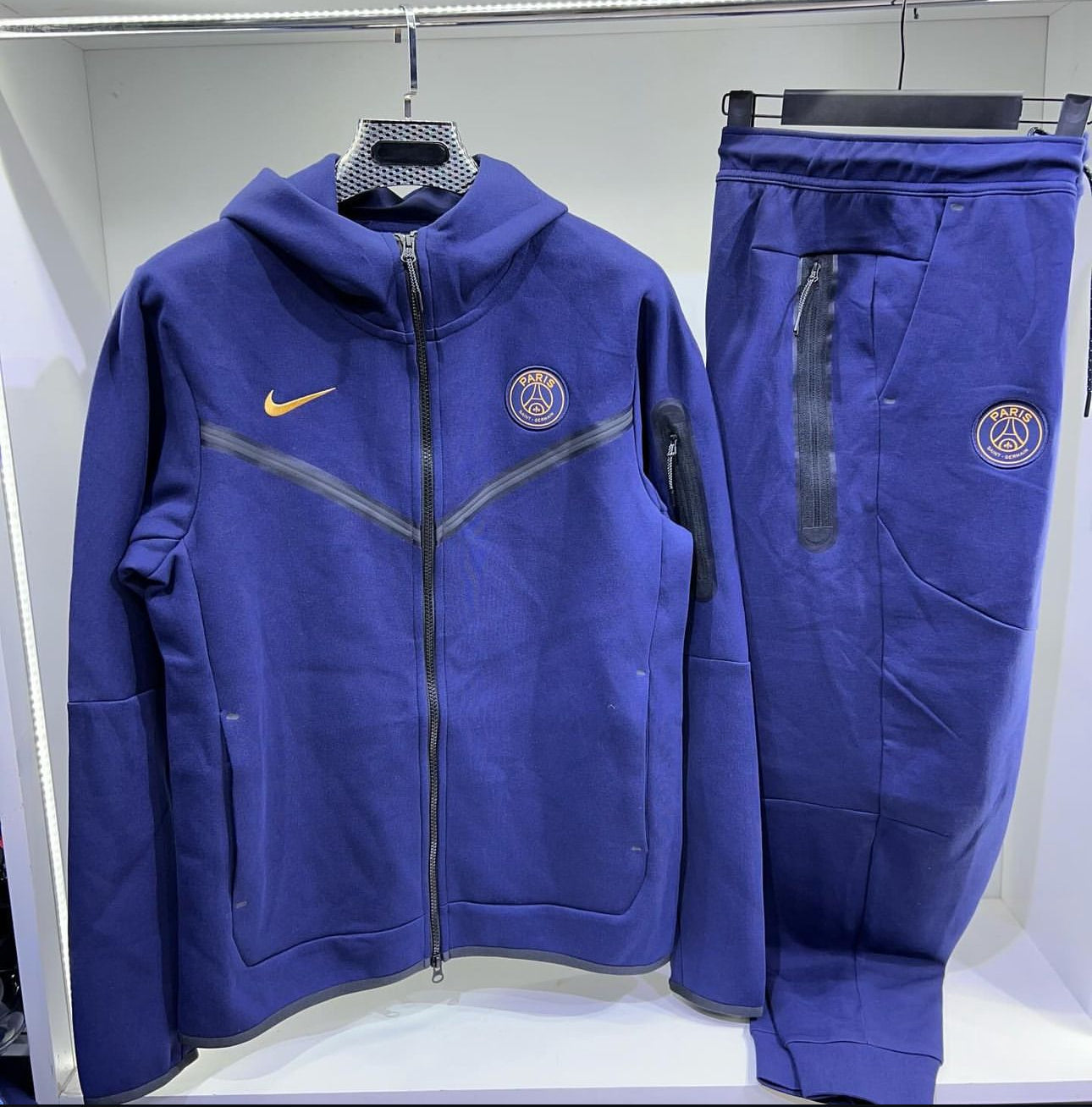 Nike Tech Fleece Gr-125 rl
