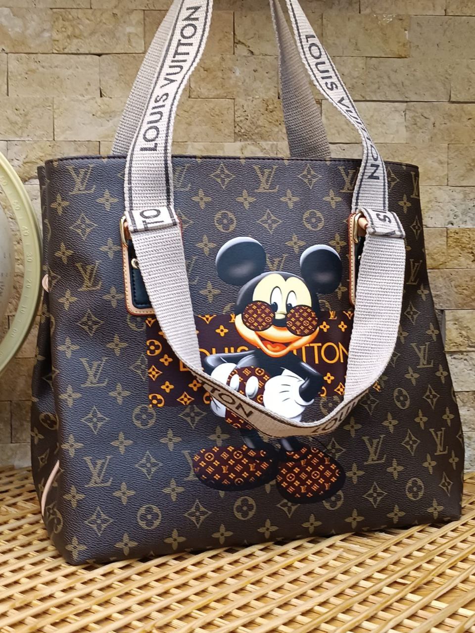 LUIS VUITTON BAG -077