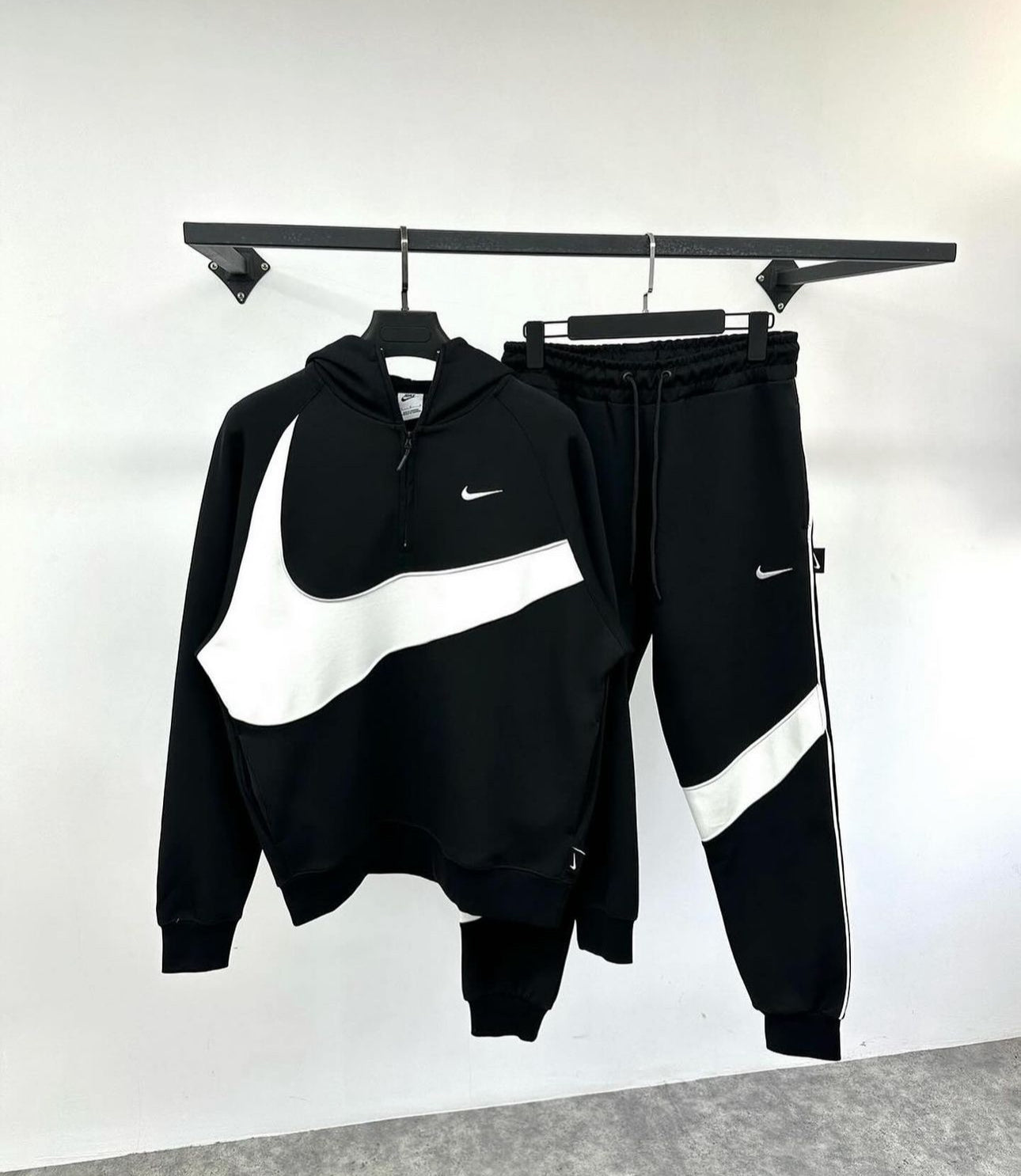 Nike Swoosh ensemble Gr-142 rl