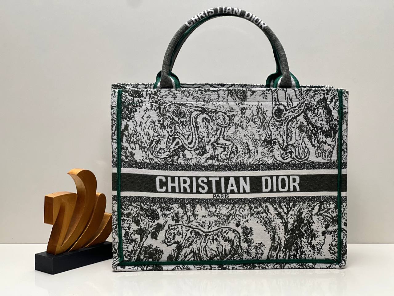 CHRISTIAN DIOR BAG -032