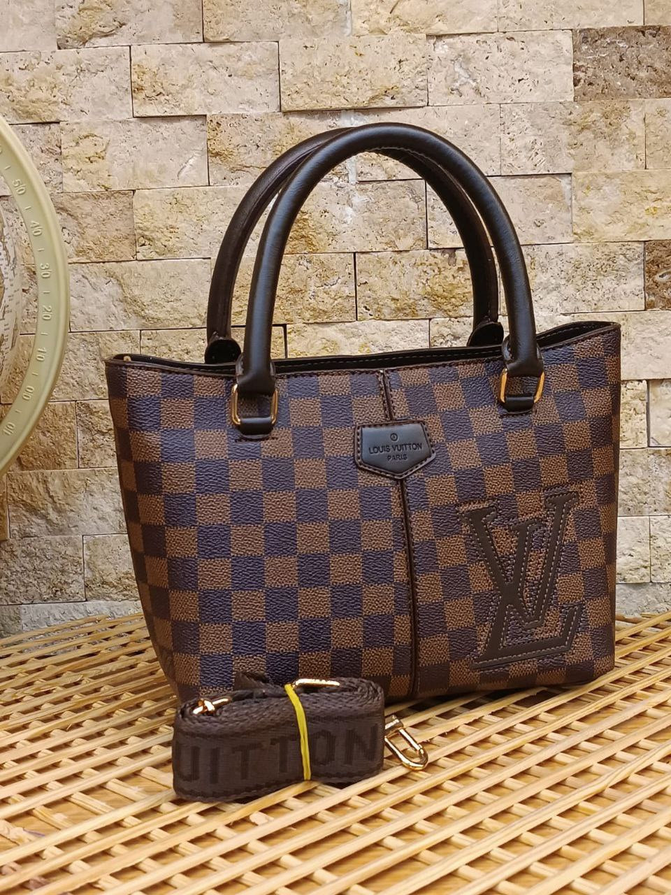 LUIS VUITTON BAG -076