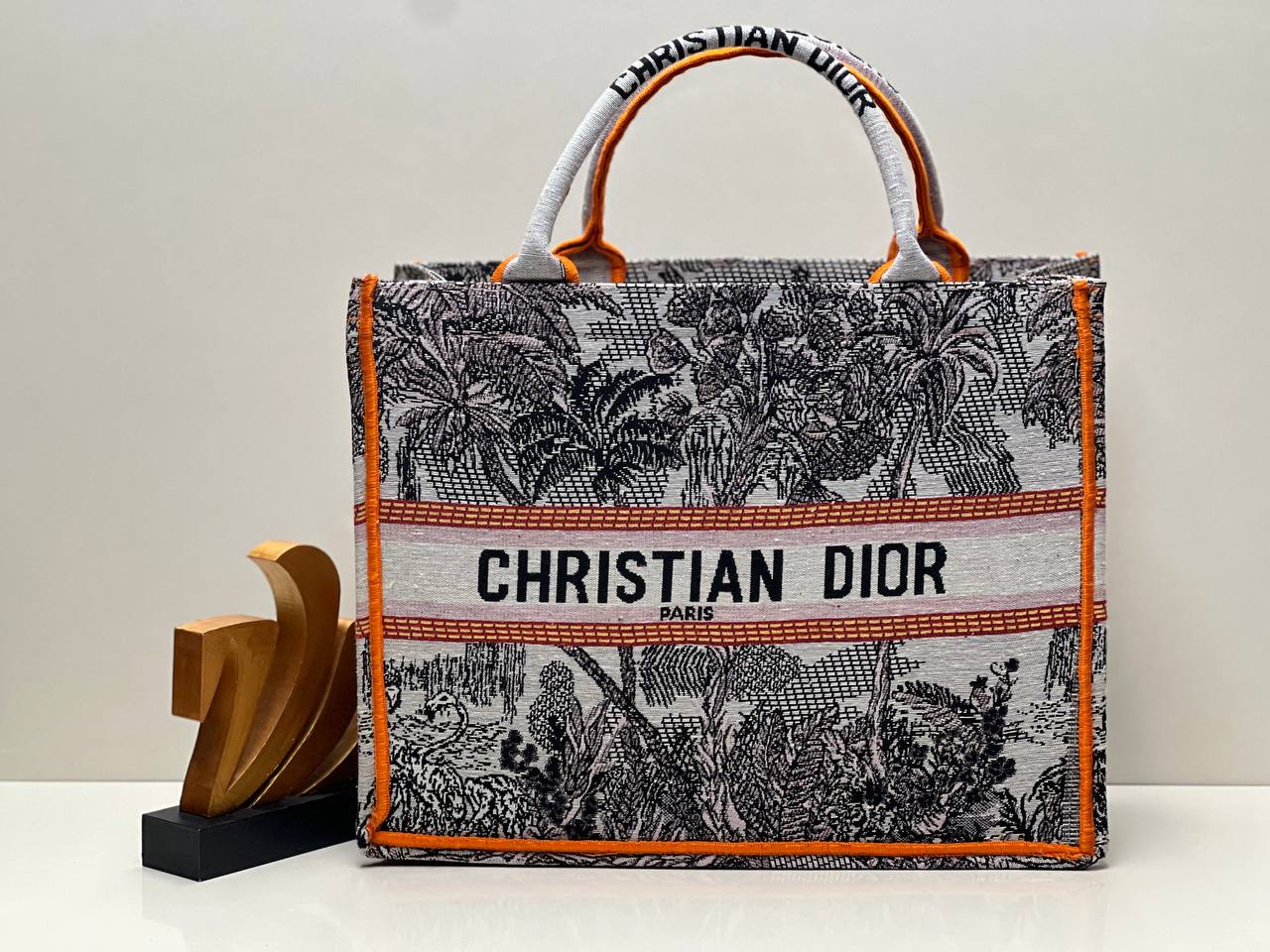 CHRISTIAN DIOR BAG -033