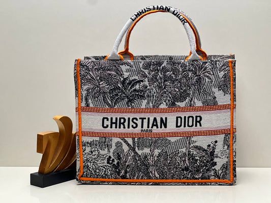 CHRISTIAN DIOR BAG -033
