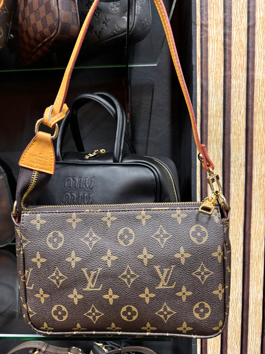 Louis Vuitton - Τσάντα ώμου καφέ LV