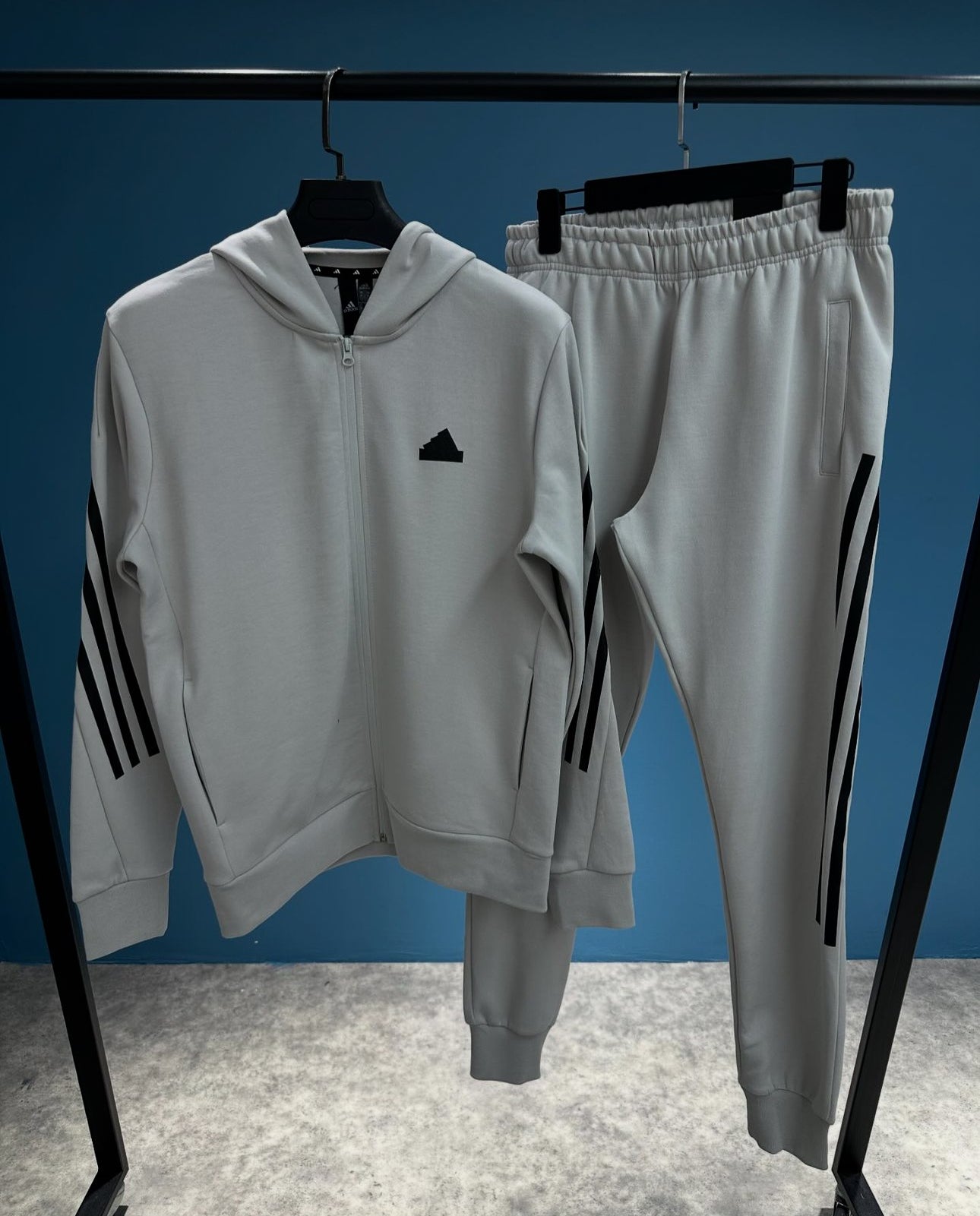 Set Adidas Essentials 3-Stripes dark grey K25 rl