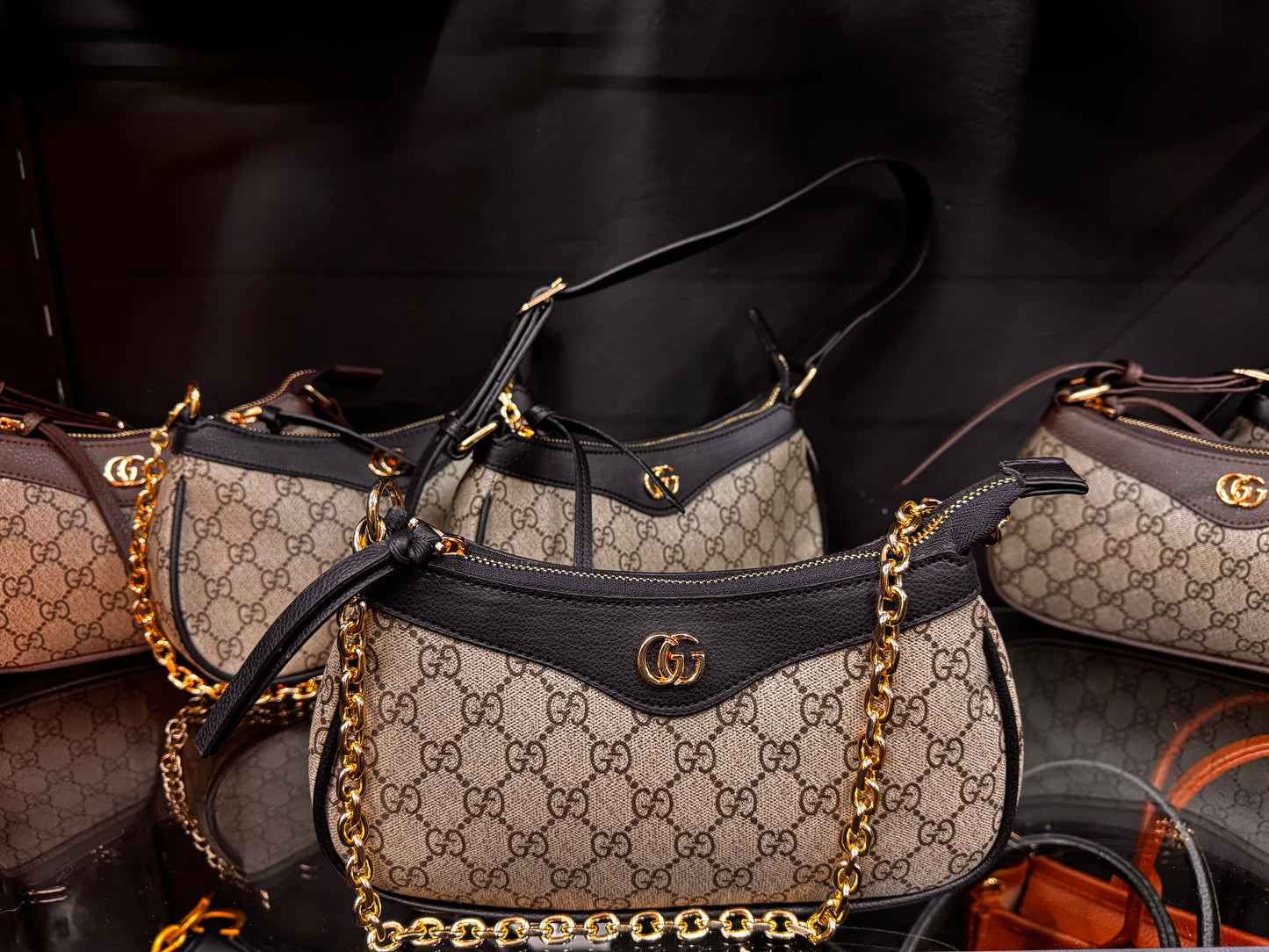 GUCCI Ophidia - Μαύρο μπεζ διακοσμημένη με ανάγλυφη δερμάτινη επένδυση με εμπριμέ επικάλυψη και καμβά GUCCI