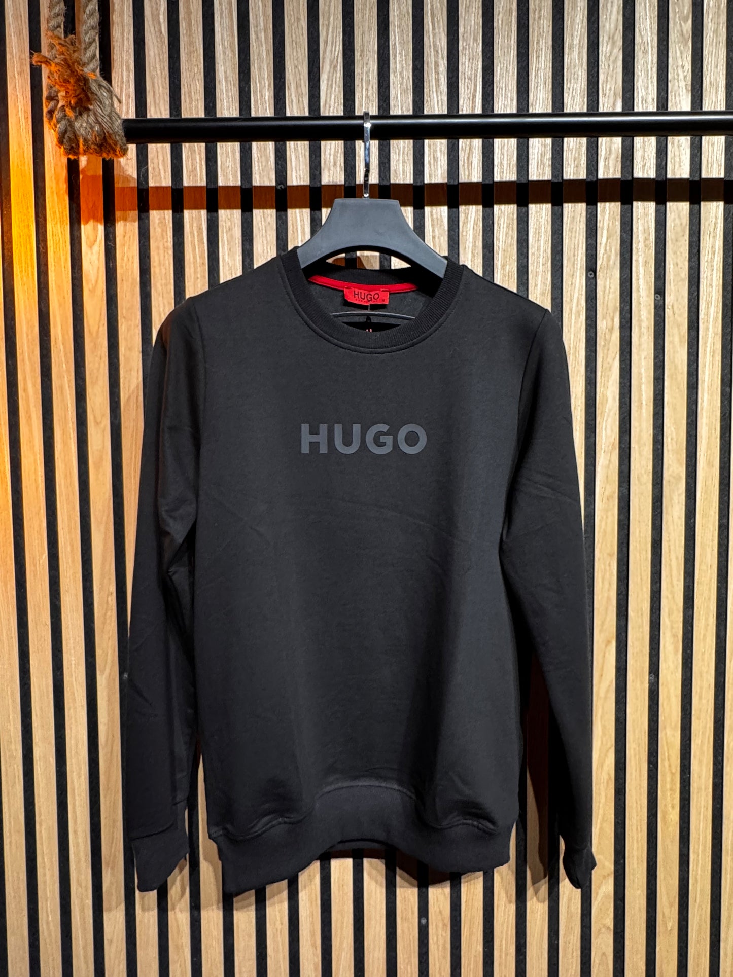 Hugo - H61891