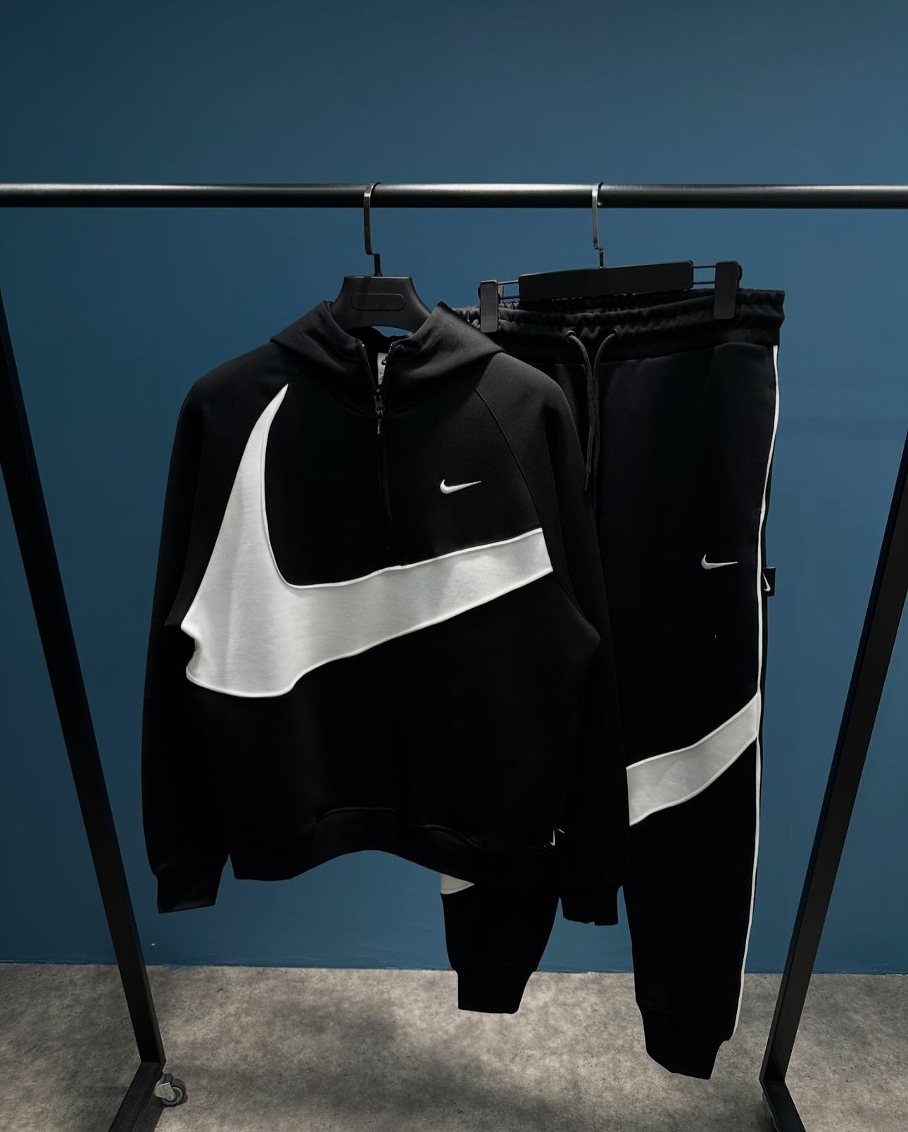 Nike Swoosh ensemble Gr-142 rl