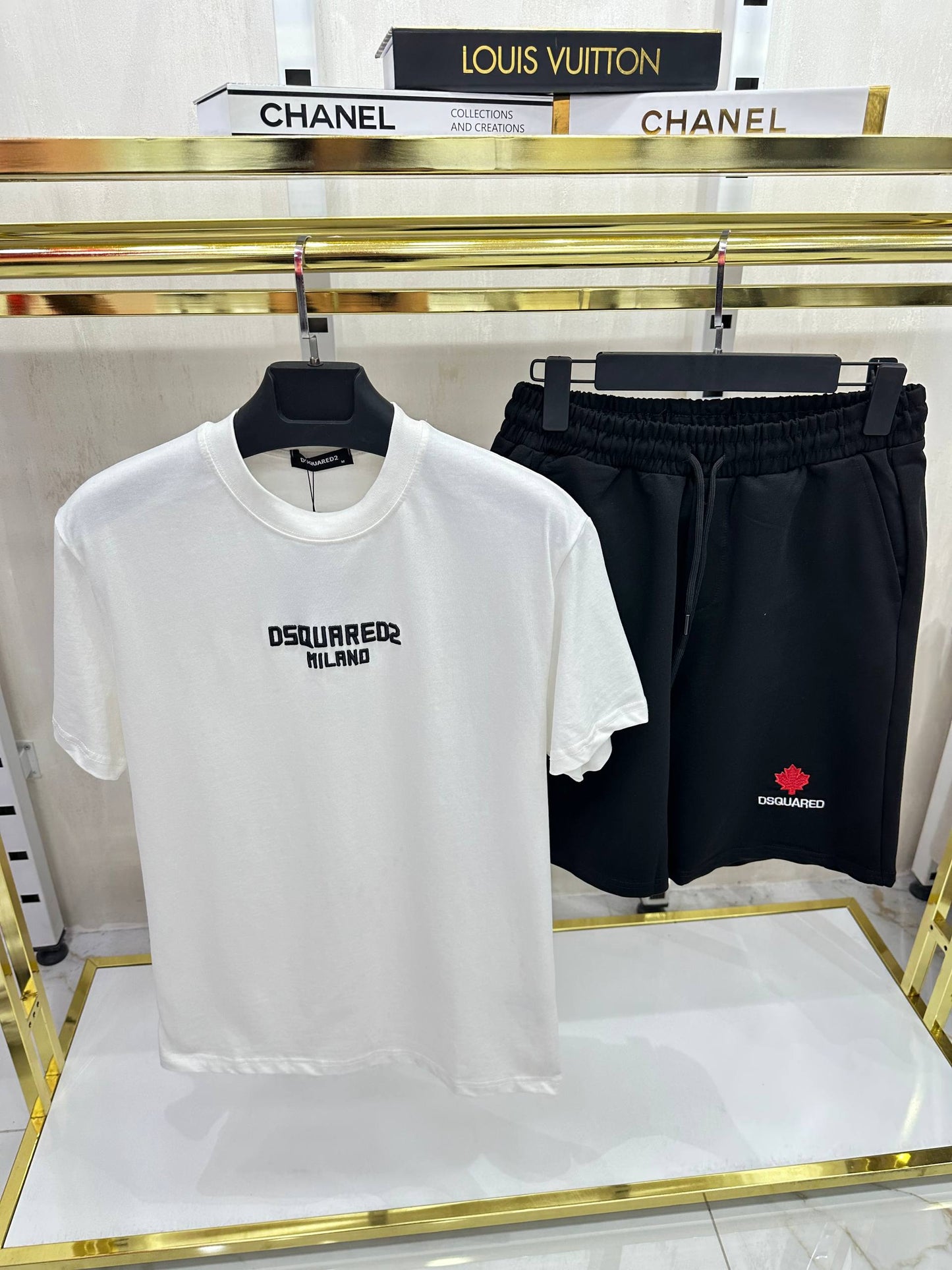 Set Dsquared code-581