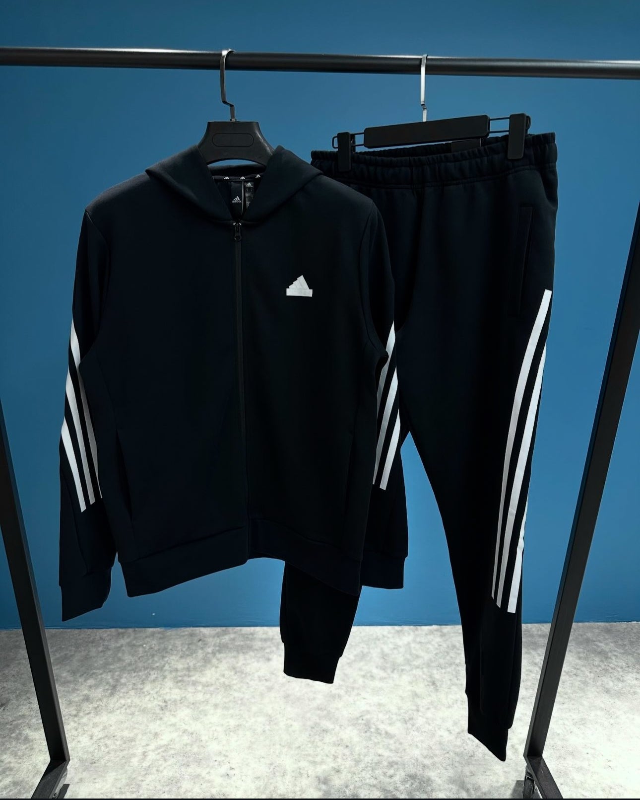 Set Adidas Essentials 3-Stripes black K25 rl