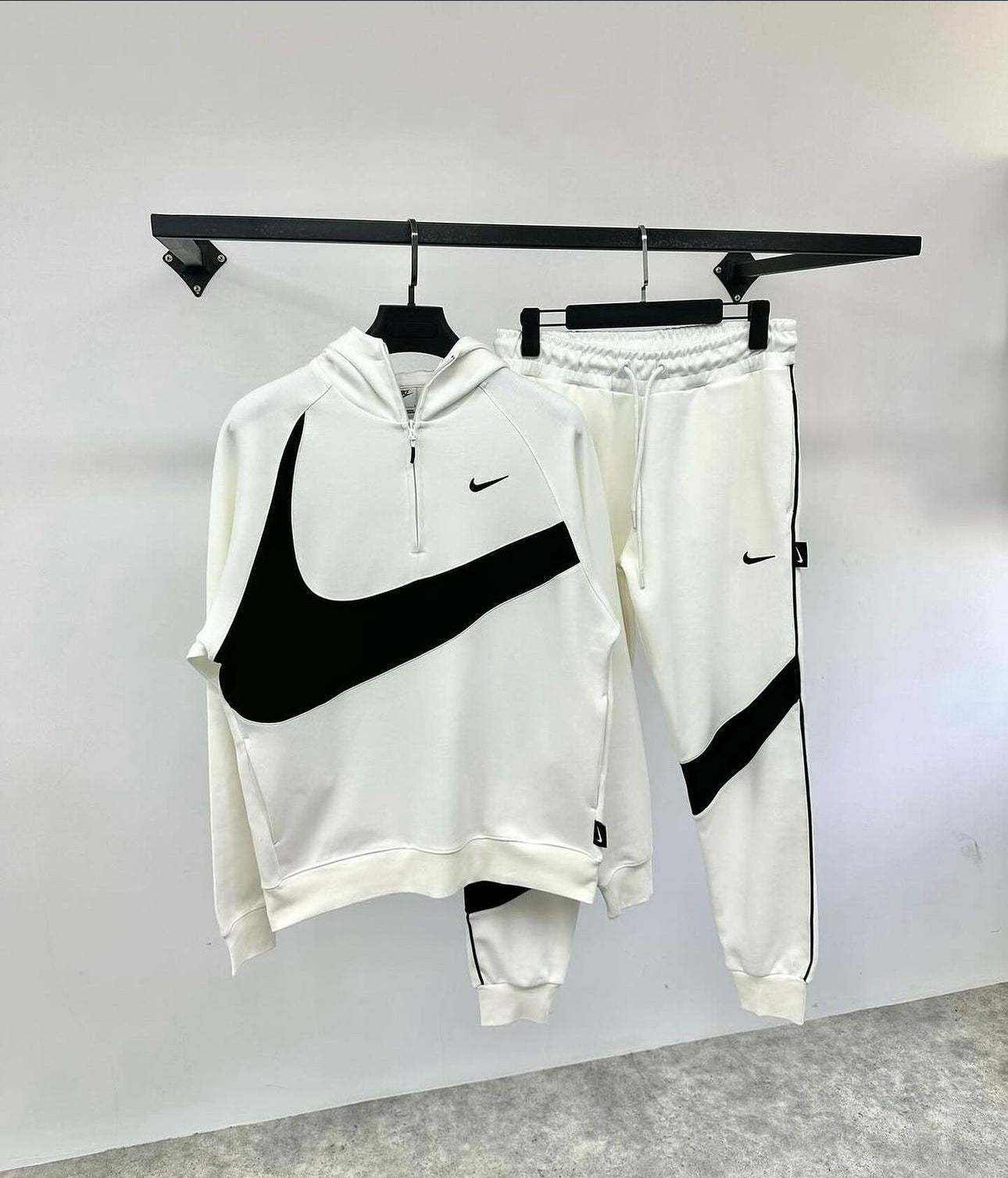 Nike Swoosh ensemble Gr-141 rl