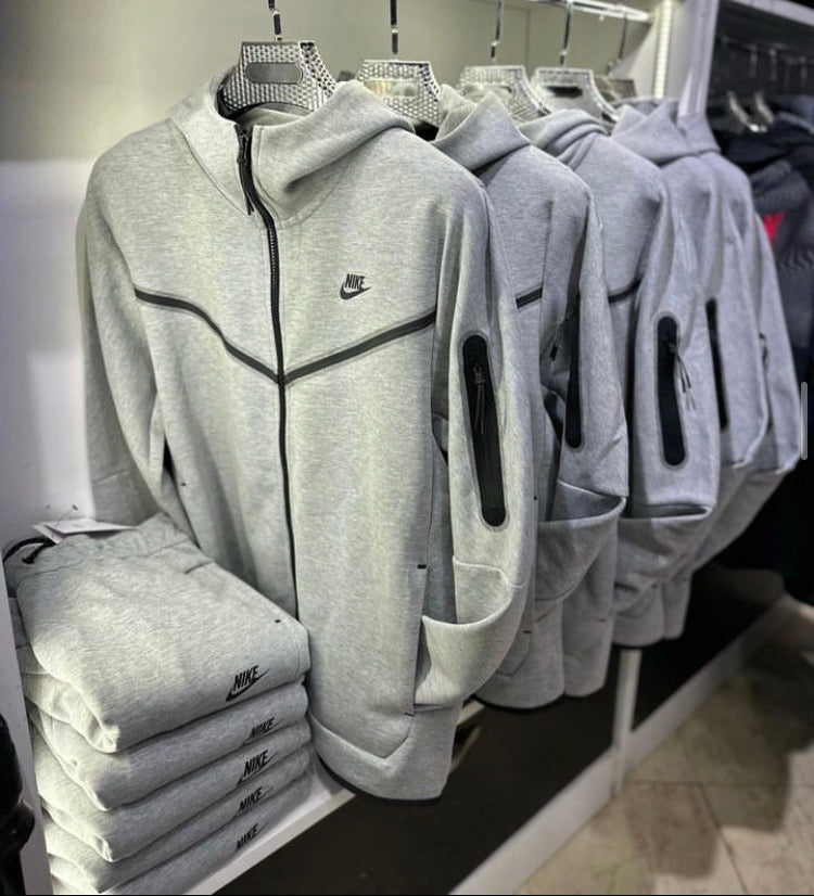 Nike Tech ensemble Gr-140 rl