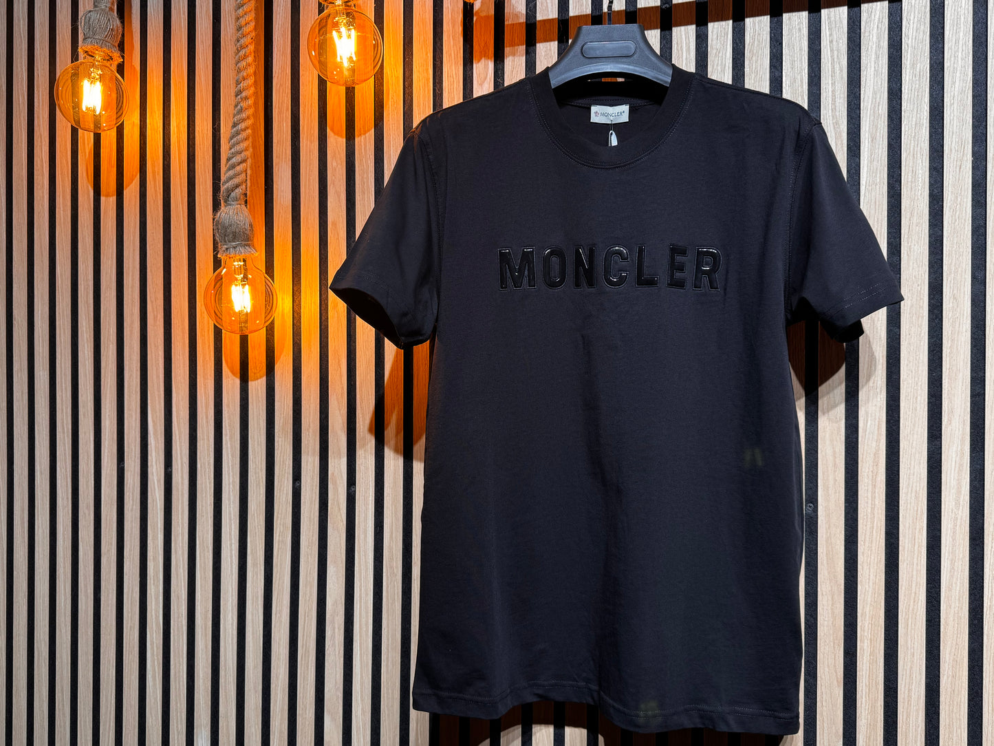Moncler - M24618