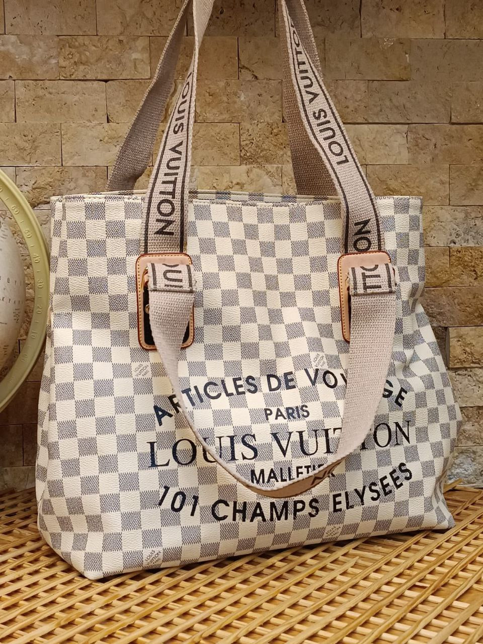 LUIS VUITTON BAG -079