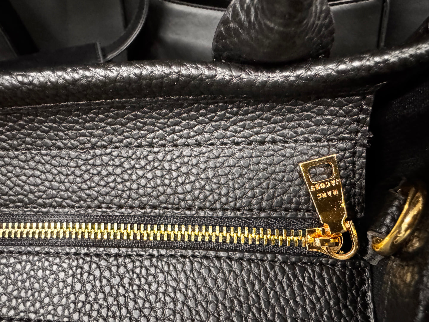 Marc Jacobs - The Small Tote Bag