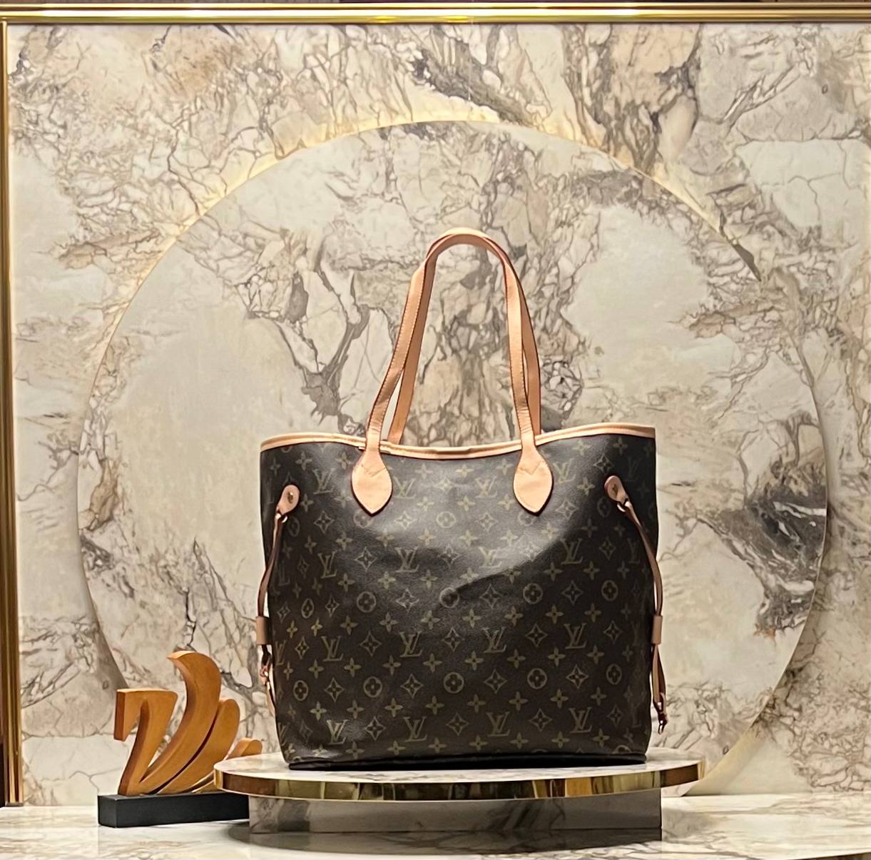 LUIS VUITTON BAG -017